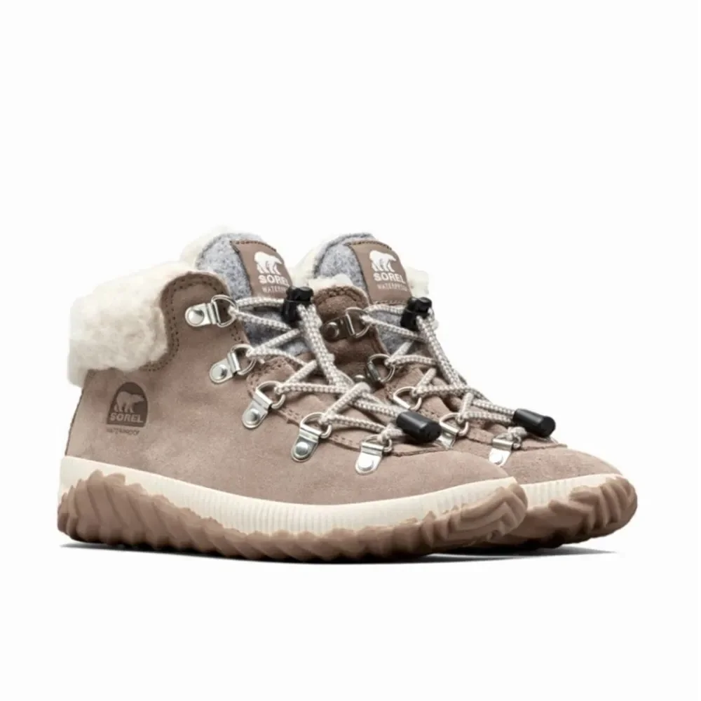 Sorel Kids Out and About Conquest Boots Size 1 Grayish Tan Suede